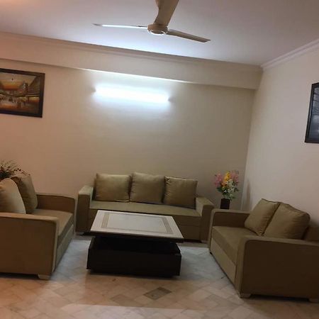 Namaste Apartments Нью-Дели Экстерьер фото