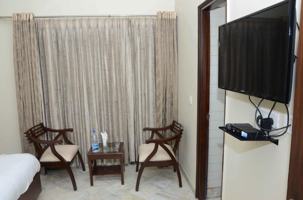 Namaste Apartments Нью-Дели Экстерьер фото