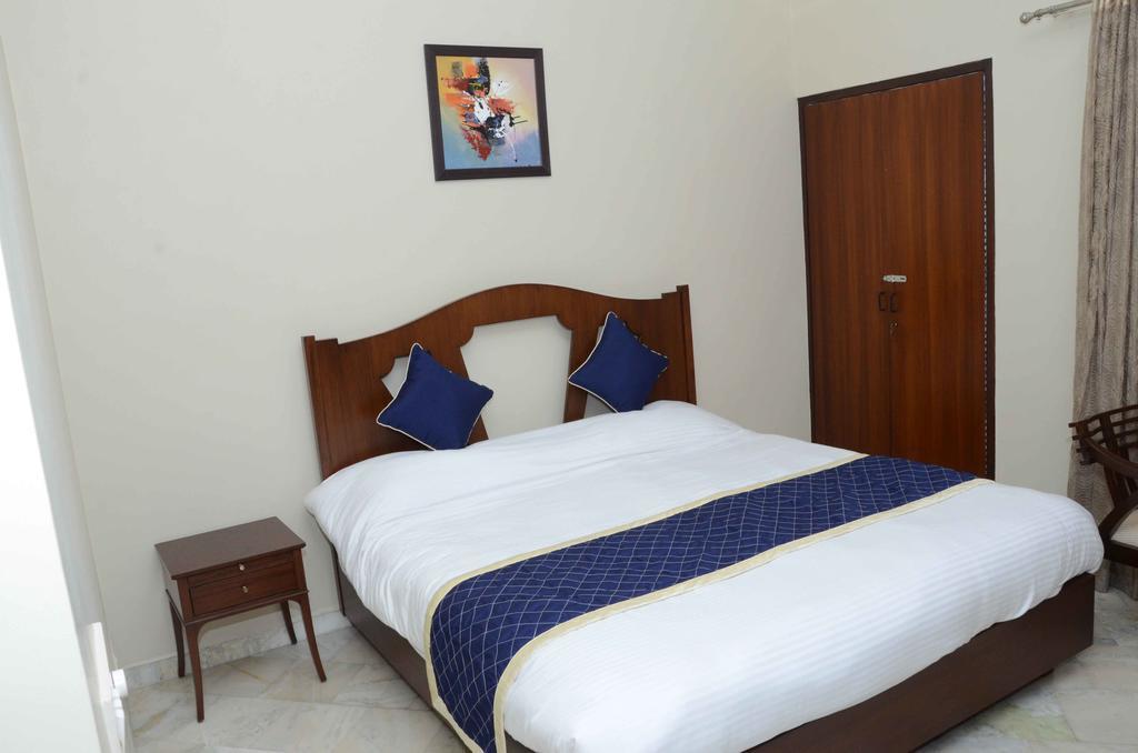Namaste Apartments Нью-Дели Экстерьер фото
