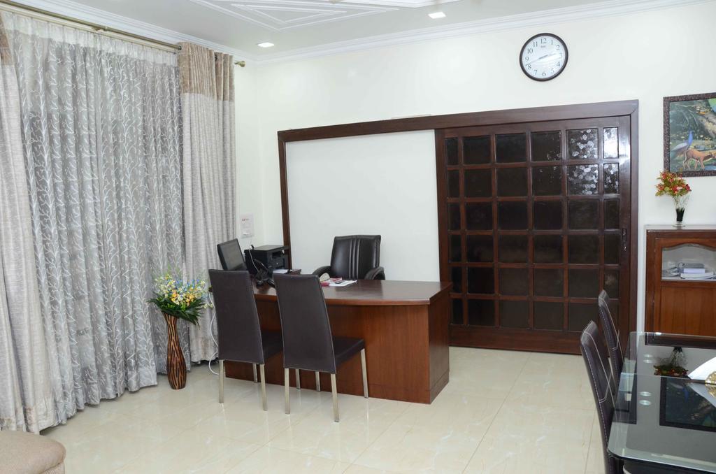 Namaste Apartments Нью-Дели Экстерьер фото